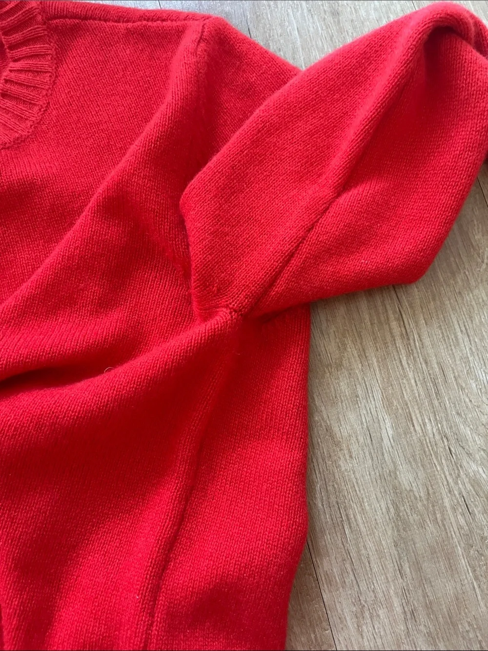 NWOT red Not Monday 100% cashmere sweater